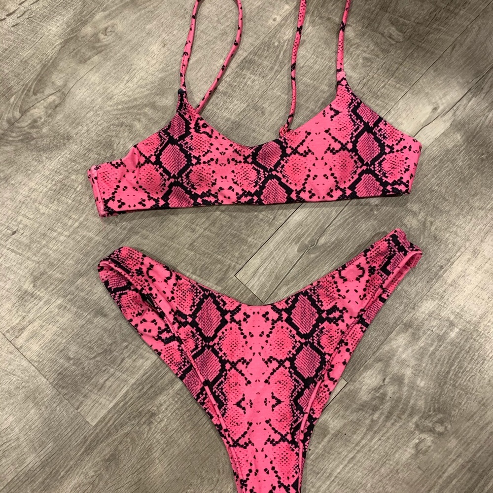 Thong bikini